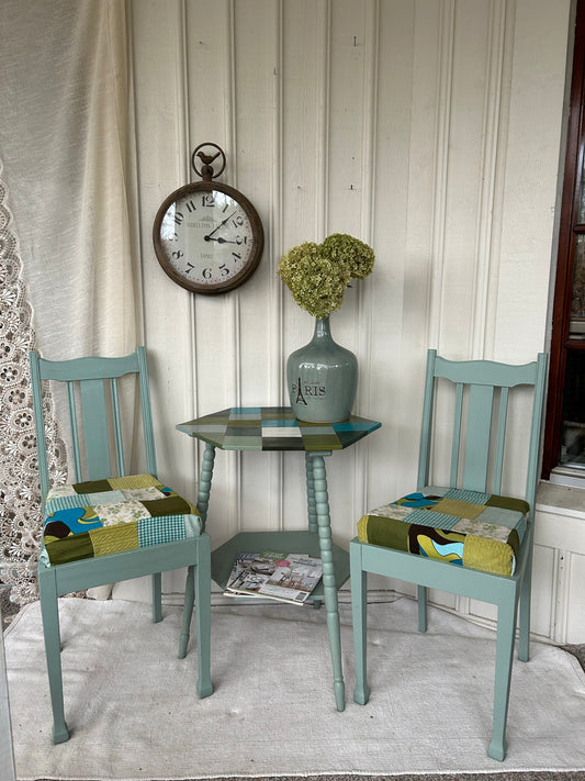 Set stoelen + tafel "groen"